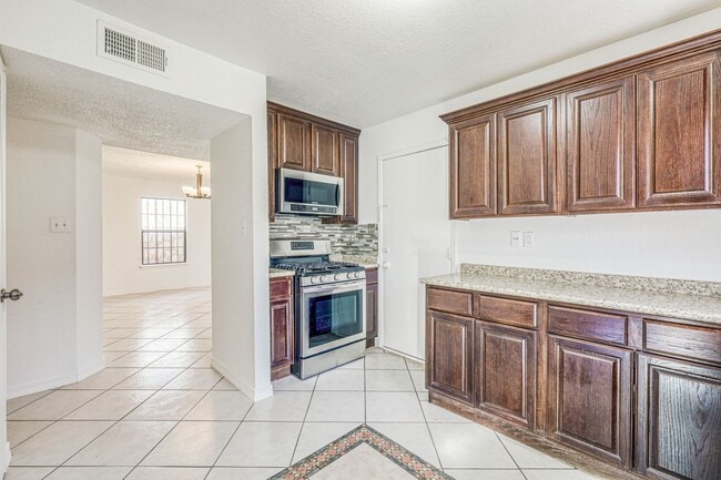 Photo - Beautiful home with 3 beds and 1.5 baths