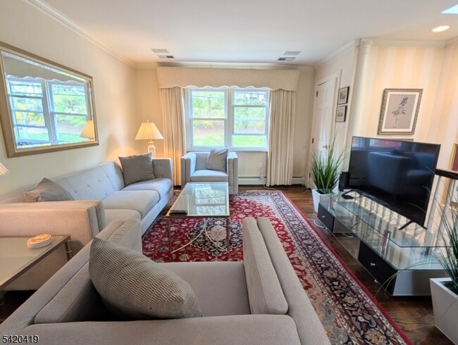 Photo - 48 Mt Kemble Ave