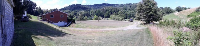 Hard and driveway - 2923 Jesse Run Rd