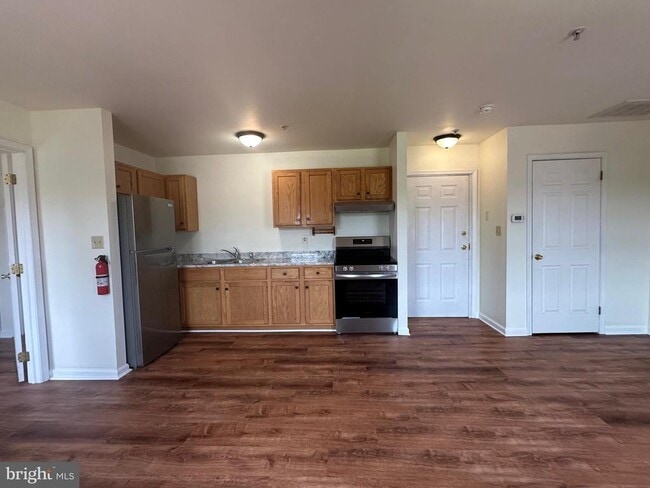 Building Photo - 358 Main St Unit 4 Rental