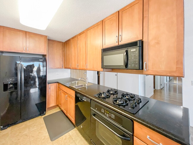 Photo - 9655 Woods Dr Unit 1509