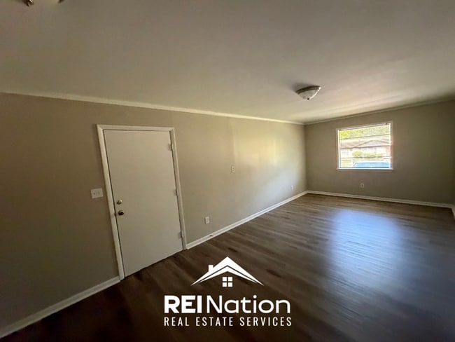 Photo - 3BR/2BA Center Point Rental with Hardwood Floors Throughout & Fenced Backyard
