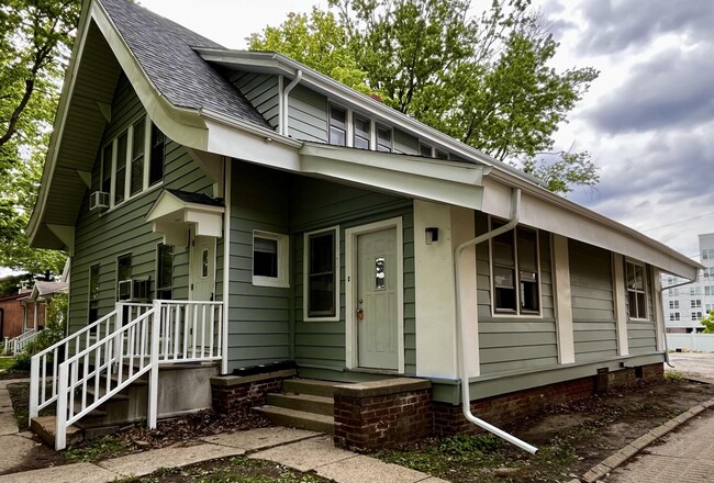 Photo - 812 W Main St
