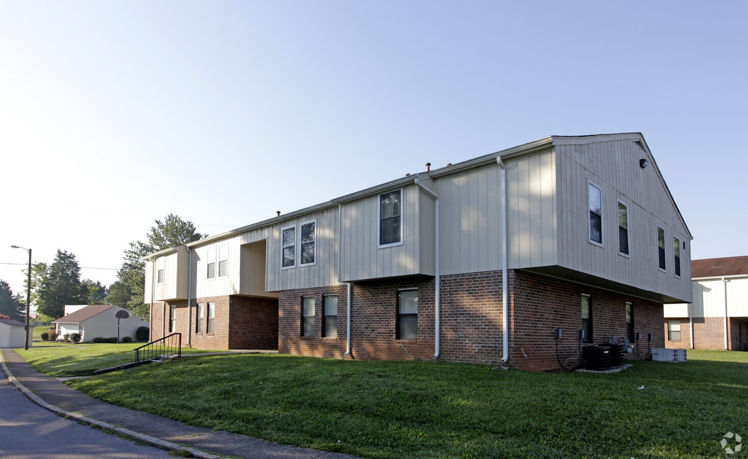 Photo - Gate Manor Apartments