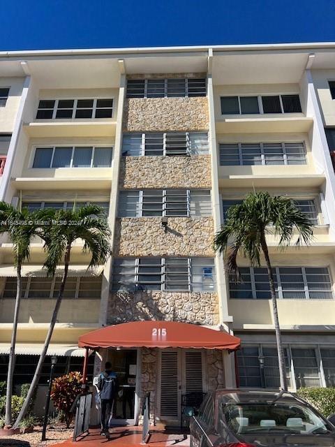 Photo - 215 SE 3rd Ave Condominio Unidad 203C