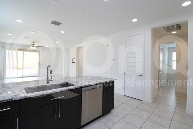 Photo - 1341 E Glass Ln