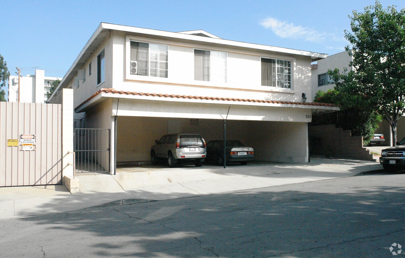 Photo - 321 E San Jose Ave Apartments
