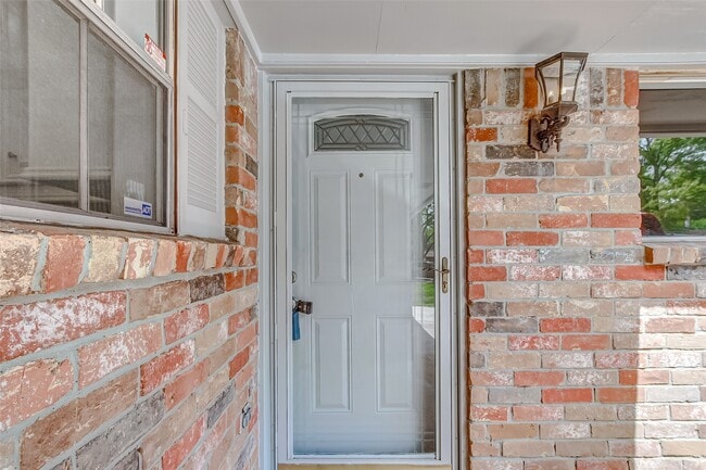 Photo - 2323 Tinechester Dr
