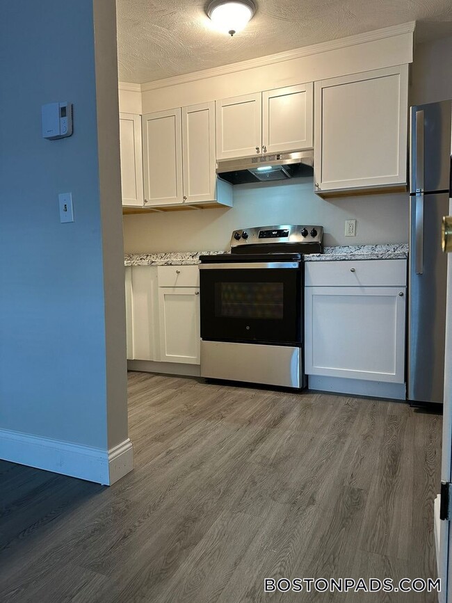Photo - 1093 Main St Unit 16