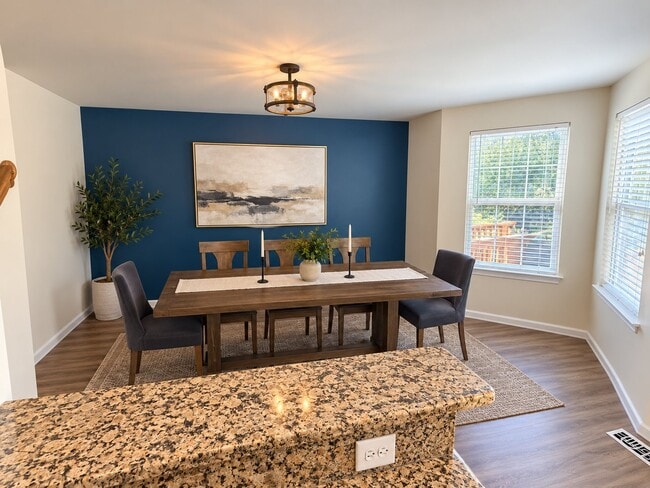 Photo - 3364 Vineland Pl