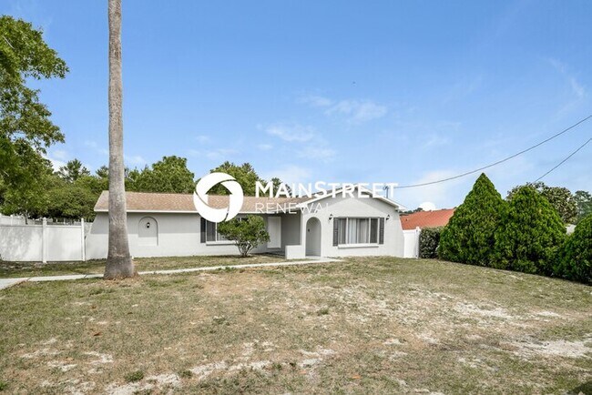 Photo - 3 Bedroom Pet-Friendly Home in Spring Hill, FL with Main Street Renewal