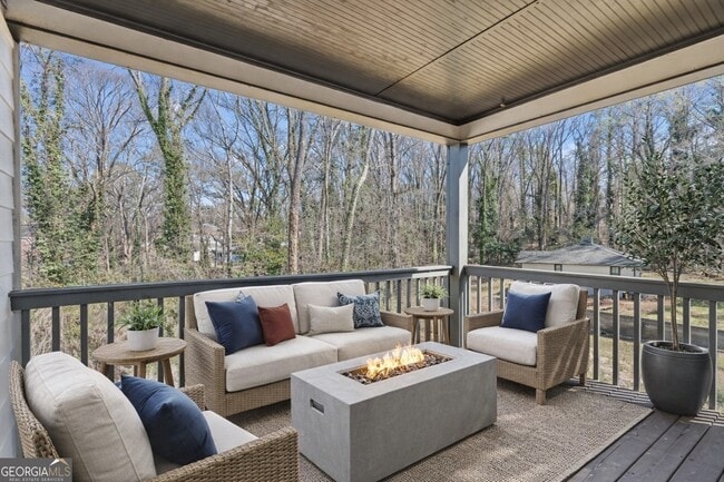 Photo - 1410 Eastland Rd SE