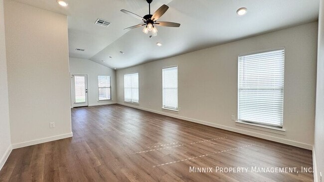 Photo - 2131 Langford Ave