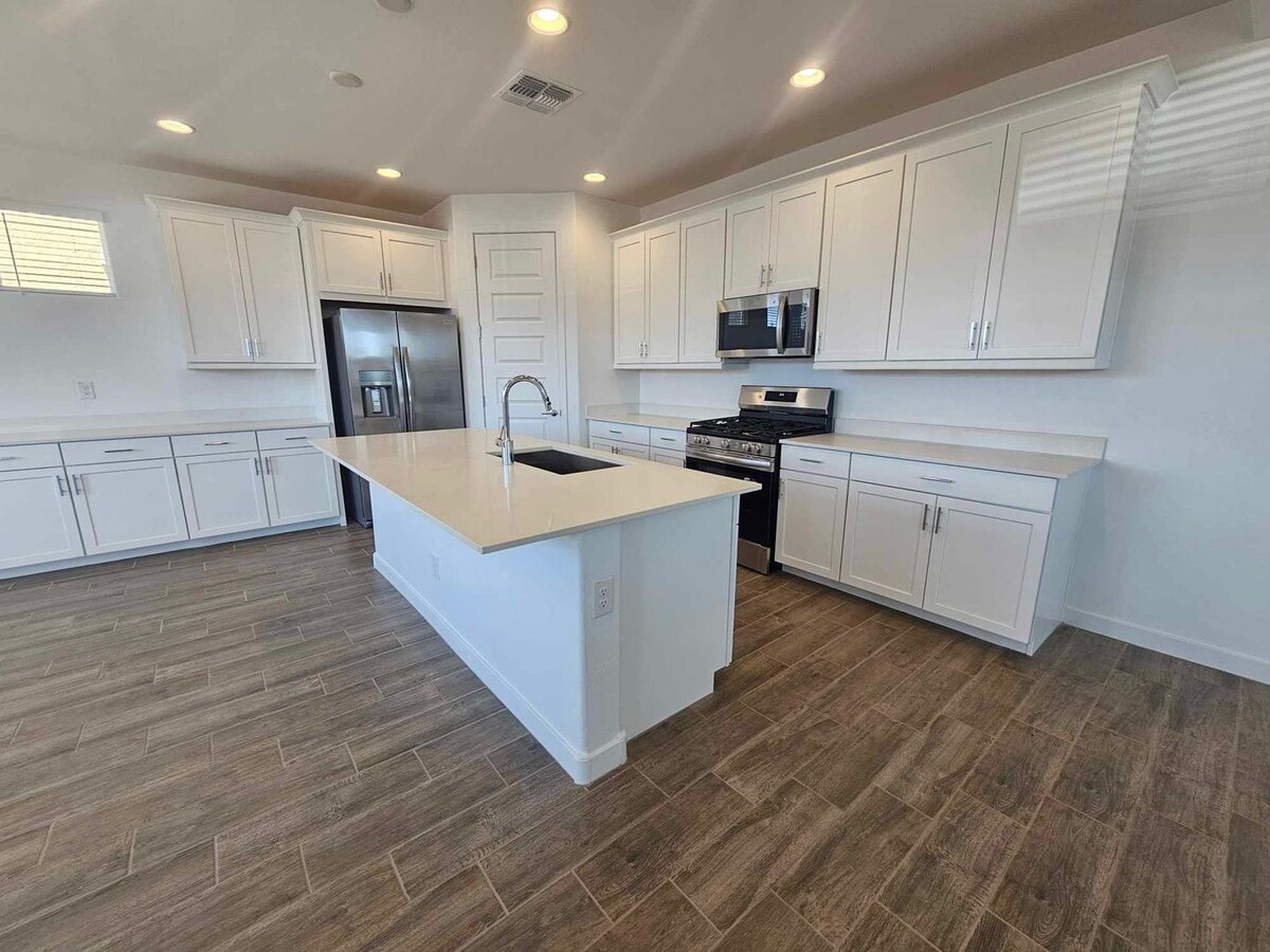 Coming Soon: Brand New 4 bed/3 bath in Haw... - Coming Soon: Brand New 4 bed/3 bath in Haw... House