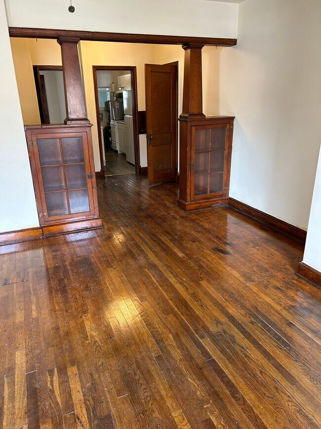 Building Photo - NELSON Unit 1