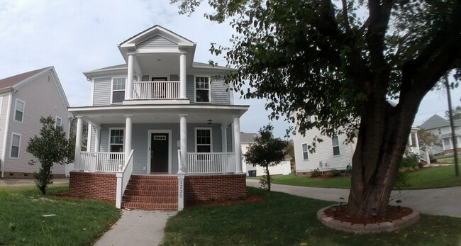 Photo - 1230 Booth St