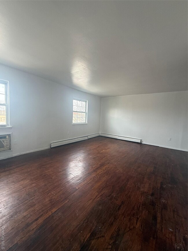 Photo - 259-54 Craft Ave