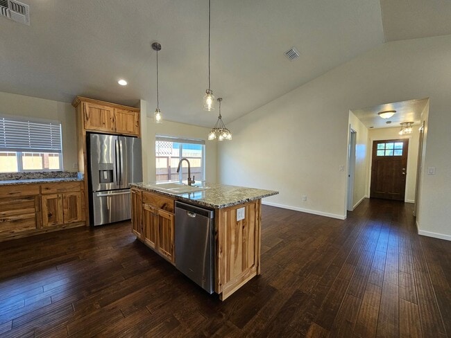 Photo - Newer Construction Close to Downtown Grants Pass