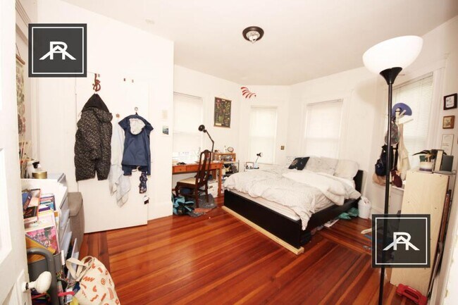 Photo - 4 bedroom in Watertown MA 02472