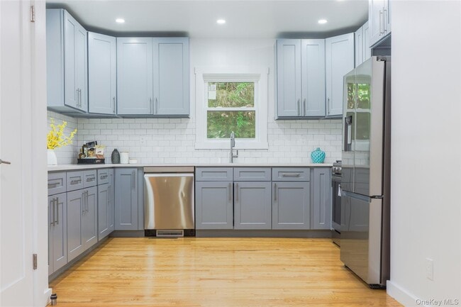 Photo - 25 Van Duzen Pl