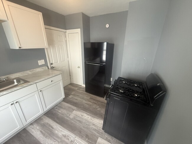 Photo - 15005 Lucknow Ave