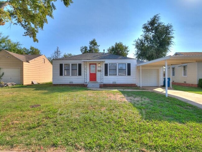 Building Photo - 204 E Douglas Dr Rental