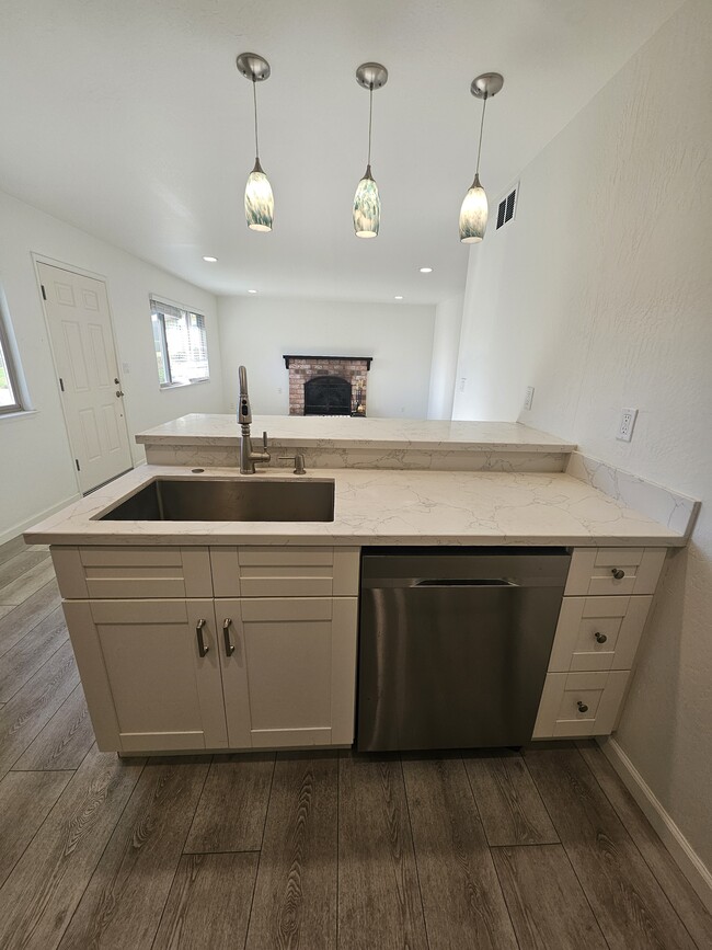 Kitchen + living room - 4380 Diamond St Unit 1