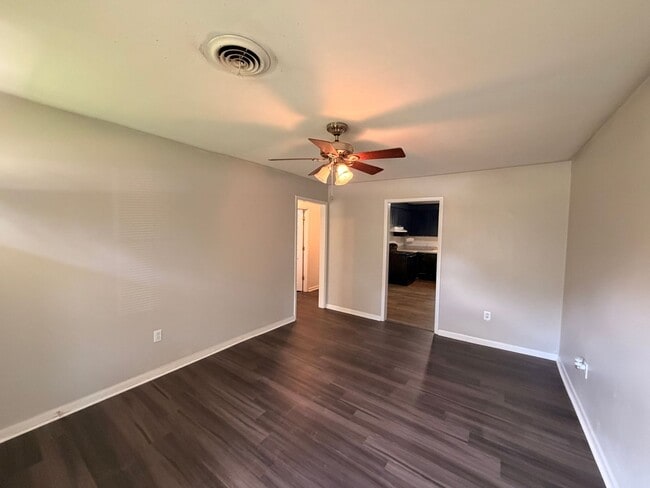 1706 Minerva Dr