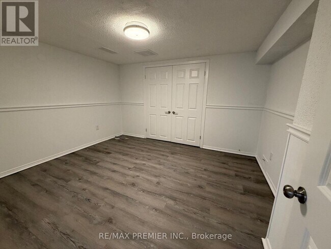 404 Rustic Rd