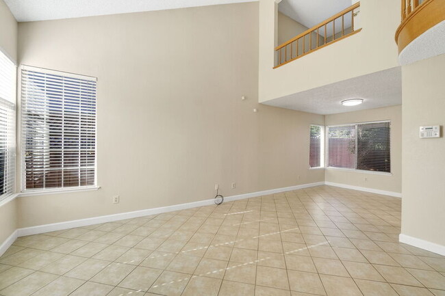 Photo - 6733 N Warren Ave