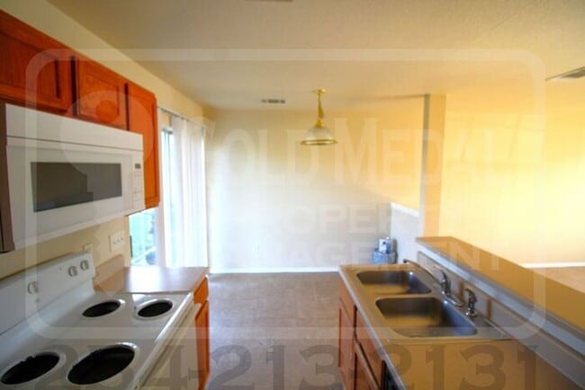 Photo - 5713 Redstone Dr