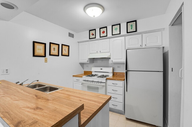 Photo - 150 Fountainview Ln Unit 3B