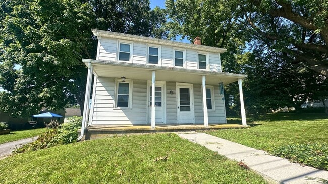 Photo - 1404 E Newport Rd