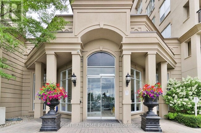 8 Maison Parc Ct Unit 305