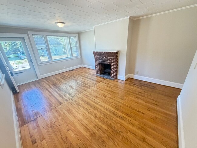 304 Lloyd St