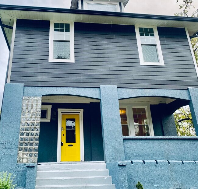 Newly painted front - 219 E Bellefonte Ave House