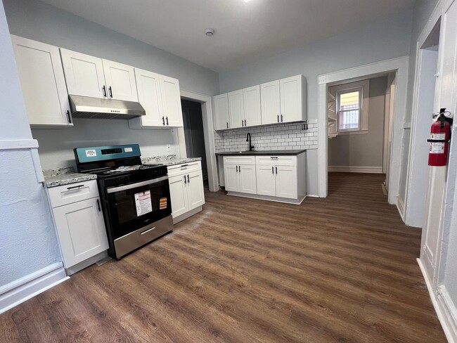 Building Photo - 55 Schley St Unit Apt #1