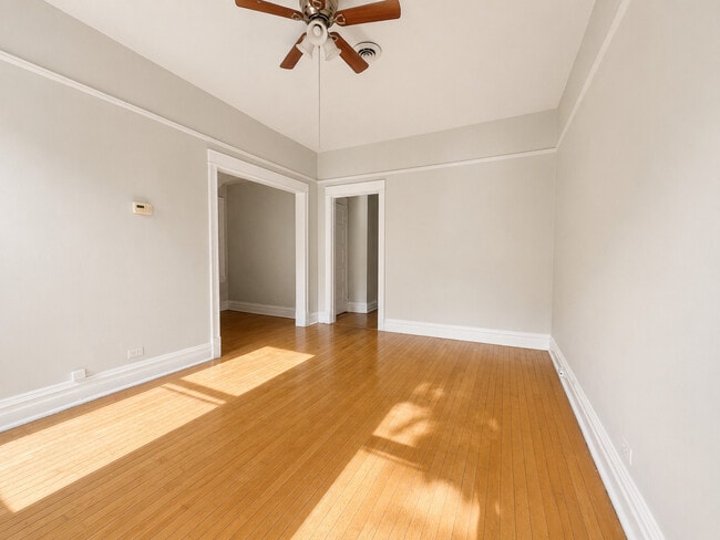 Photo - 1539 N Bosworth Ave Unit 2
