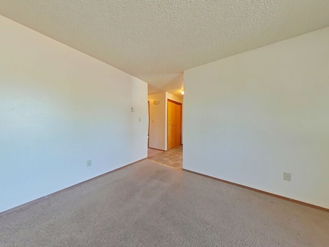Photo - 2 Bedroom Apartment ~ Close to Campus Unidad 555 NW Kings #4