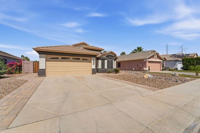 Photo - Welcome to this well-maintained 3-bedroom, 2-bath home in Gilbert, AZ!