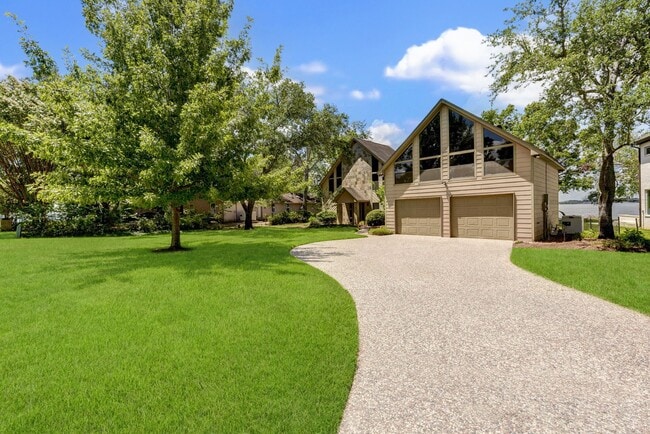 Photo - 10045 Valley Dr S