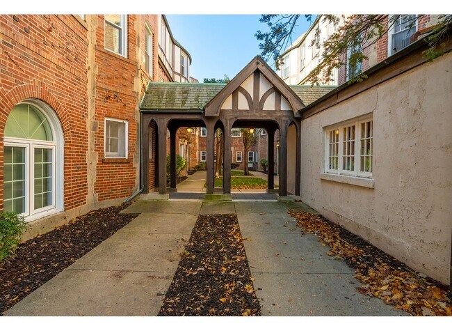 Photo - 918 Green Bay Rd Unit G