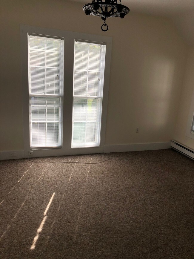 Living Room - 53 Franklin St Unit 2