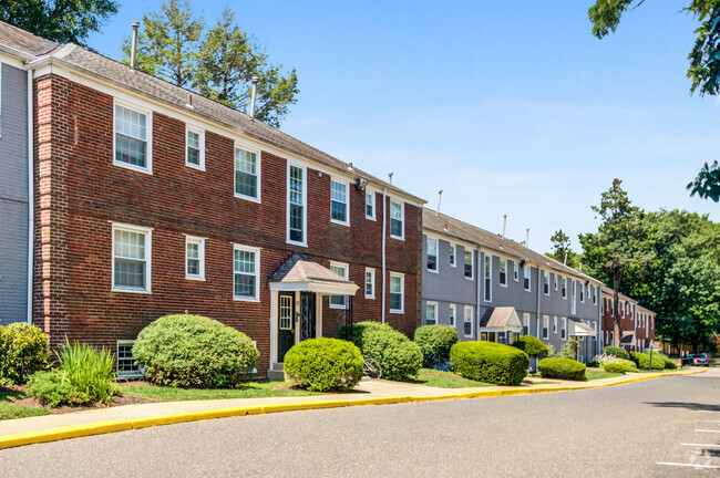 Building Photo - Melrose Station Rental