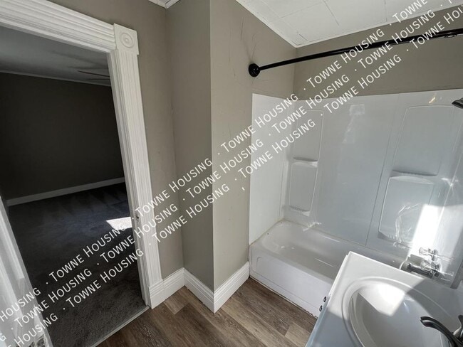 Photo - 321 Washburn St Unit Upper Rear