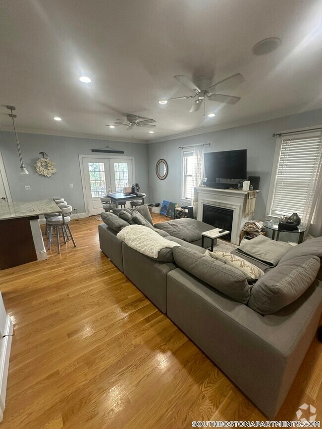 Building Photo - 209 I St Rental