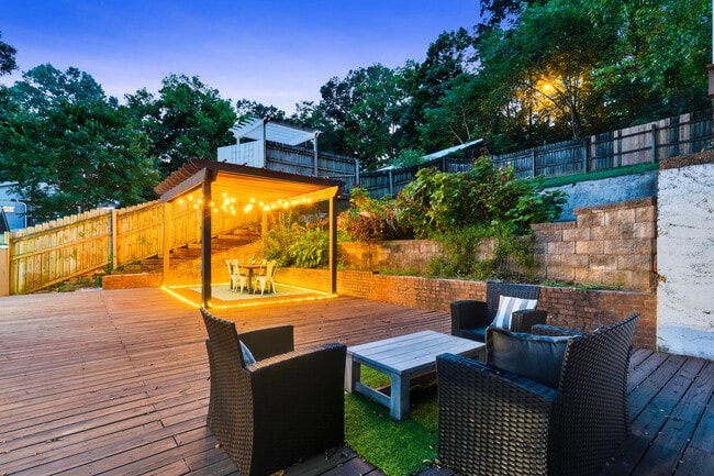 Photo - 523 Lytle St