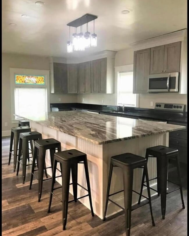 Building Photo - 99 Chapin St Unit 1