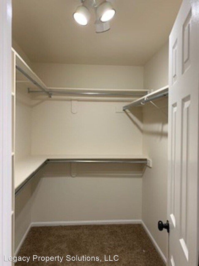 Photo - 4 br, 3 bath House - 2074 Canyon Dr.