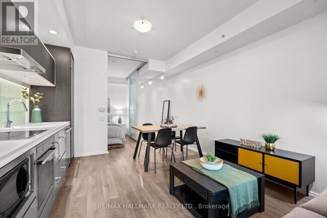 Photo - 45 Charles St E Unit 3008
